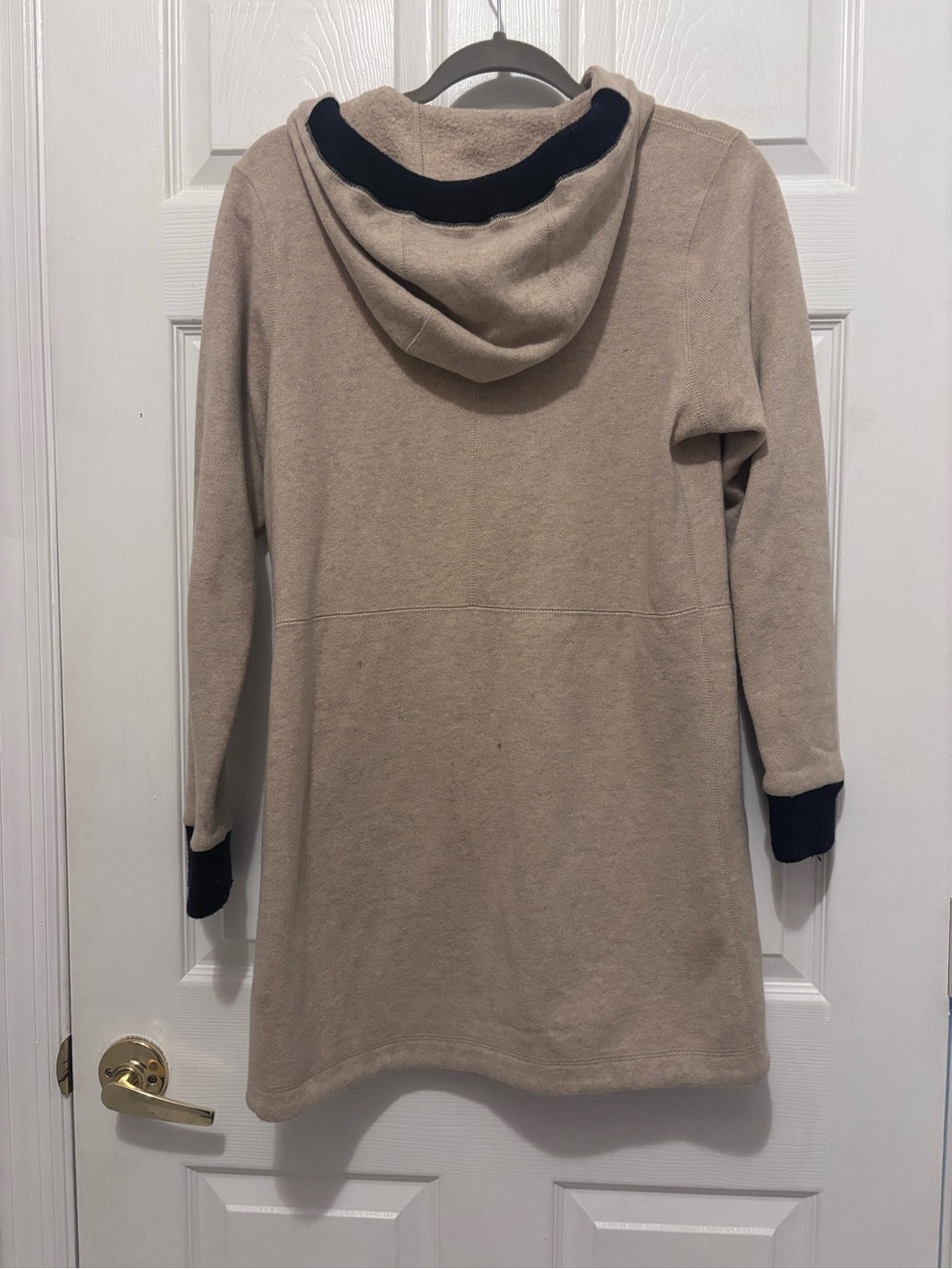 Patagonia Beige Hooded Zip Jacket with Blue Accents - Picture 4 of 11